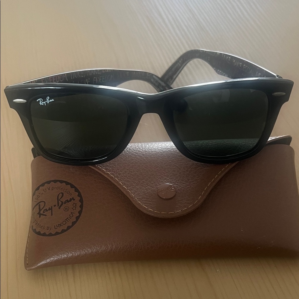 Ray-Ban Rare Wayfarer sunglasses Series #5. Comes with Brown Case.